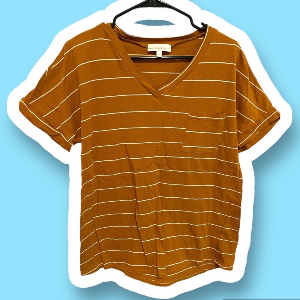 Womens Hailey + Co V Neck Tee Size Large